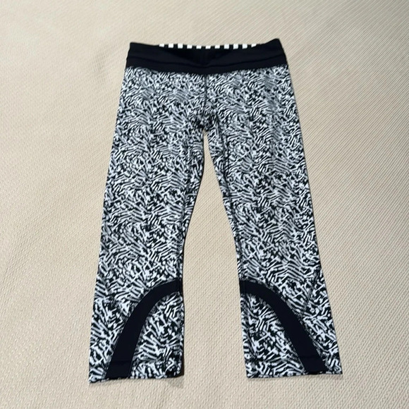 Lululemon Leggings - Picture 2 of 12